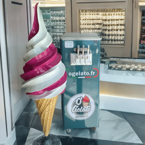 Le stop-trottoir glace italienne en pied en béton lesté est le parfait élément pour embellir votre point de vente et vous mettre en valeur.